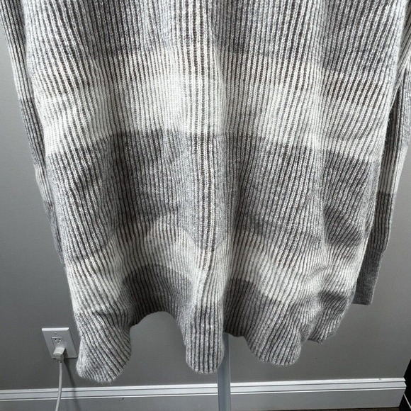 Theory Cashmere Crewneck Ribbed Striped Sweater Size S Gray Tan Cream - Picture 5 of 11